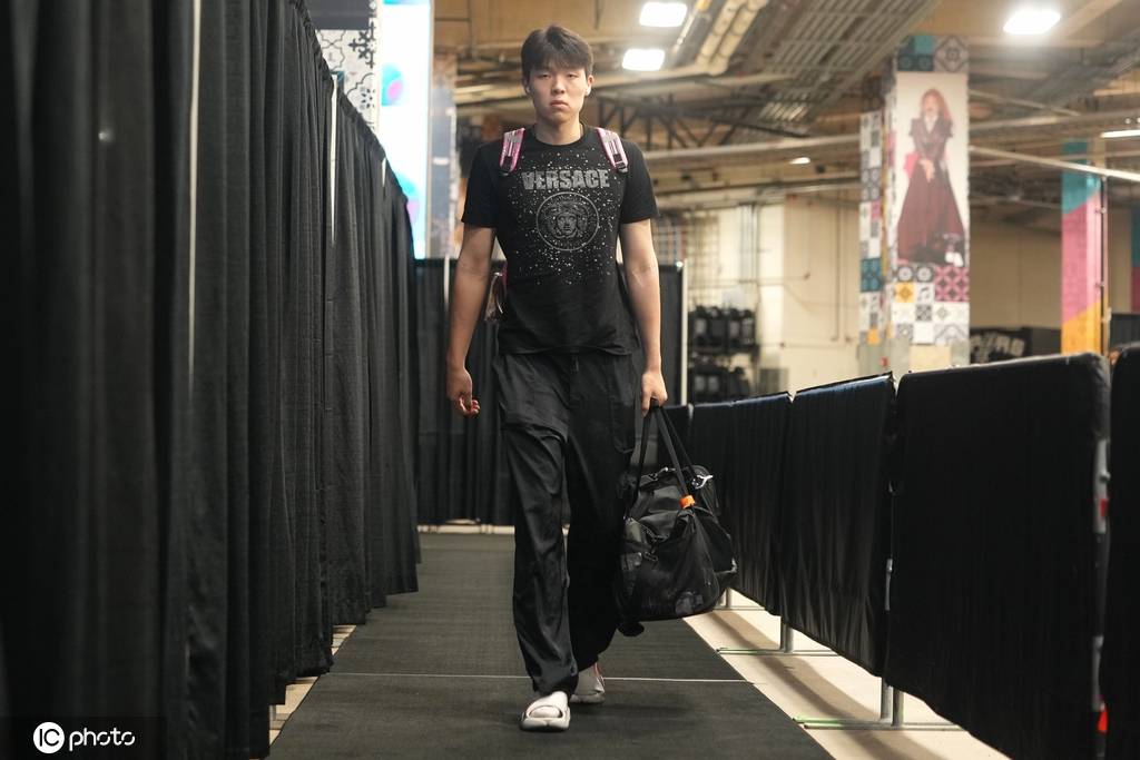 杨瀚森NBA首赛季结束 季后赛3战1板常规赛2.2+1.5+0.5